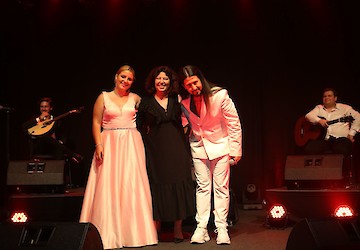 Noite de Fados com César Matoso e Luana Velasques encantaram um auditório de 150 pessoas no Pavilhão Multiusos de Sagres