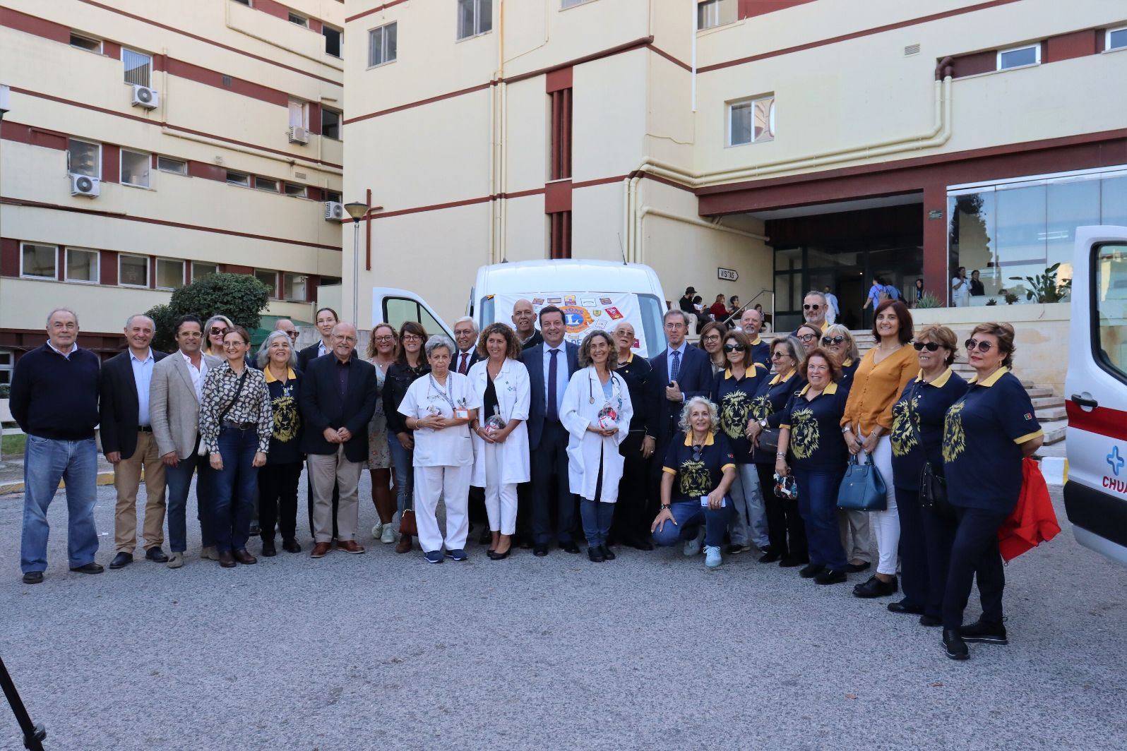 CHUA recebe dois Veículos Dedicados ao Transporte de Doentes