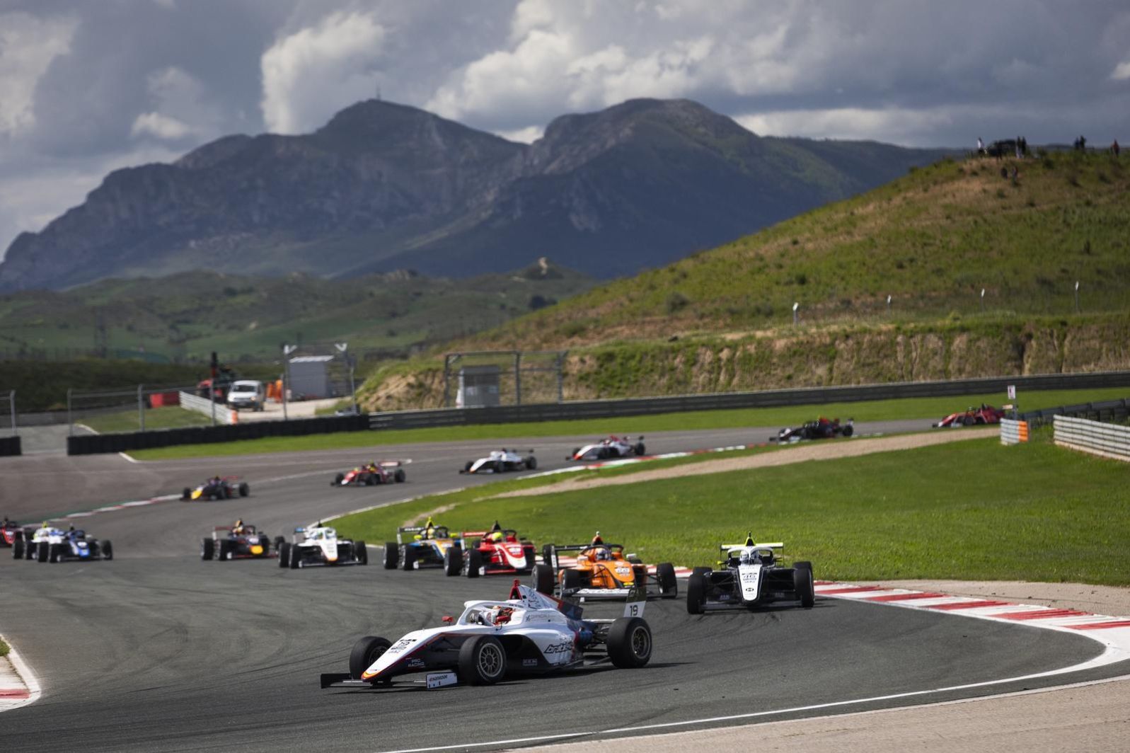 F4 Espanha de volta