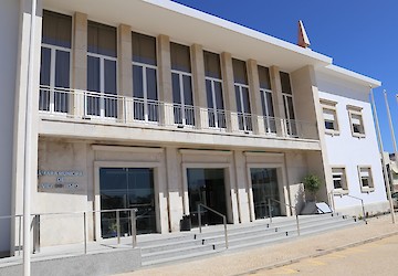 Câmara Municipal atribui bolsas de estudo a 40 estudantes do ensino superior