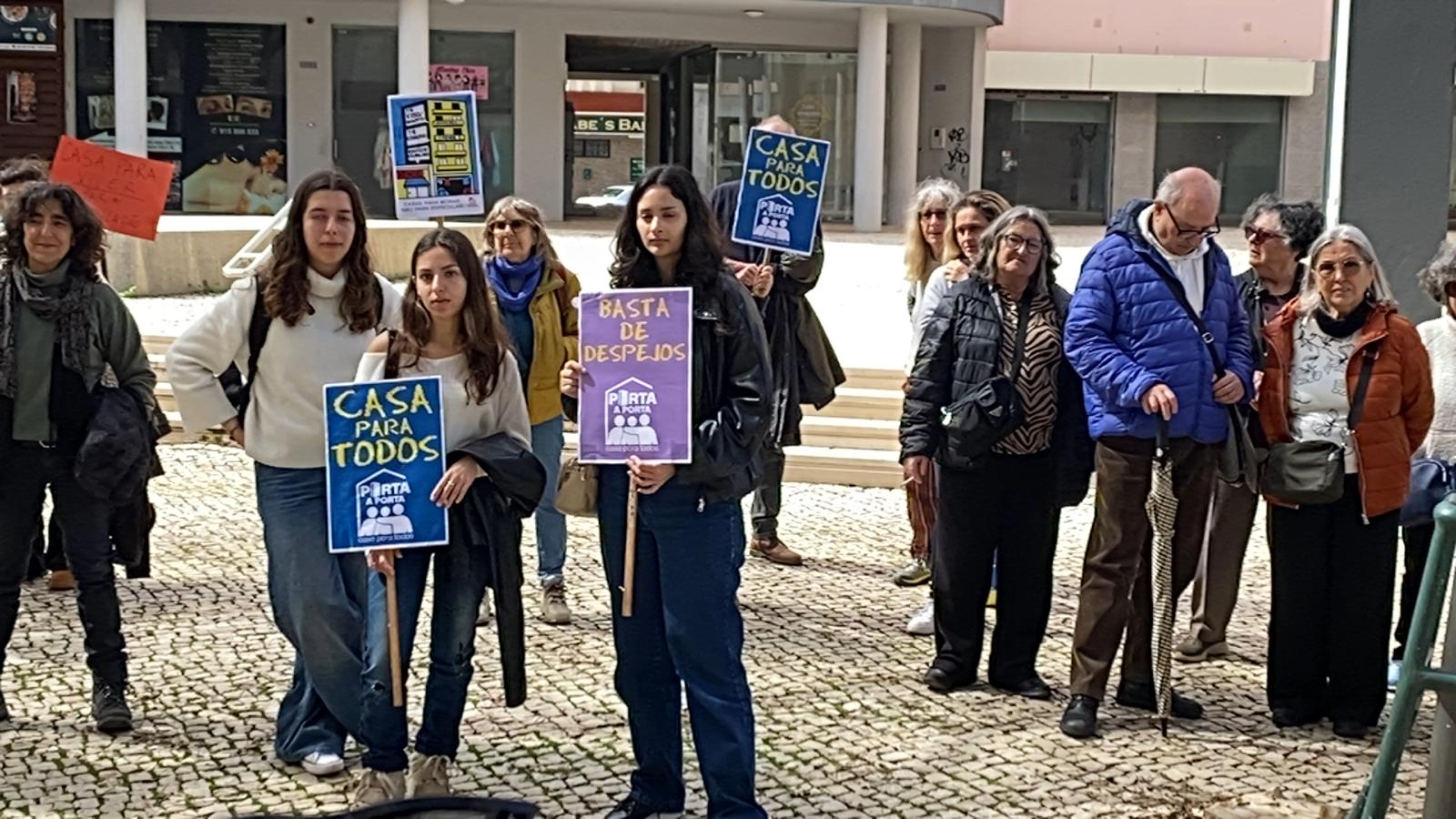 Luta pelo Direito à Habitação com Manifestação em Lagos
