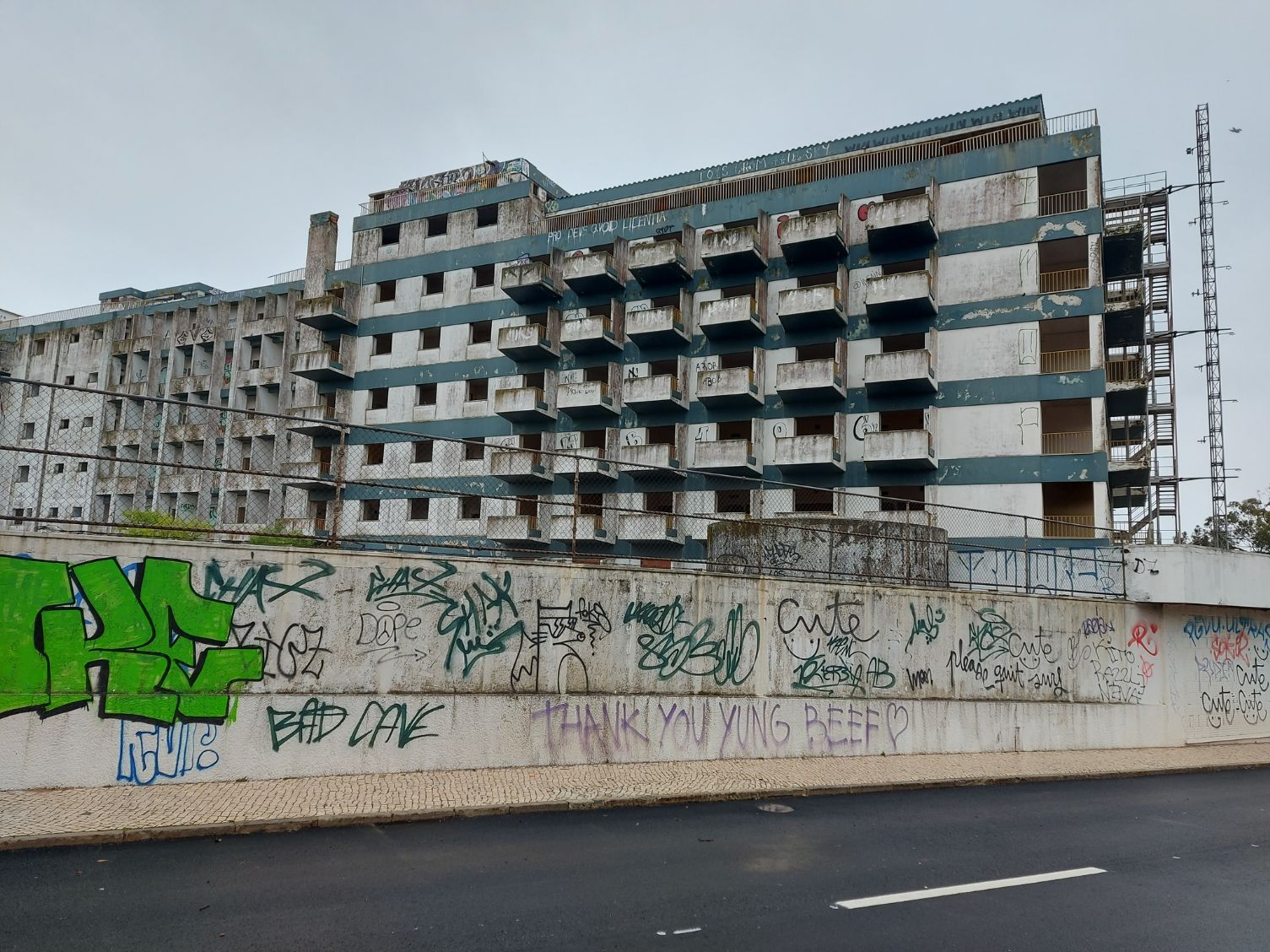 Fim da Linha para as “Obras Fantasma” do antigo Hotel Golfinho