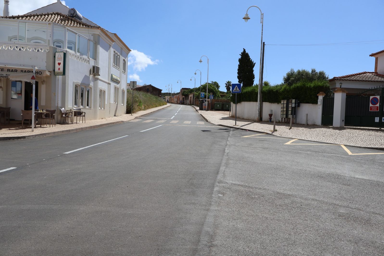 Está concluída a empreitada da pavimentação de arruamentos nas freguesias de Budens e de Vila do Bispo e raposeira