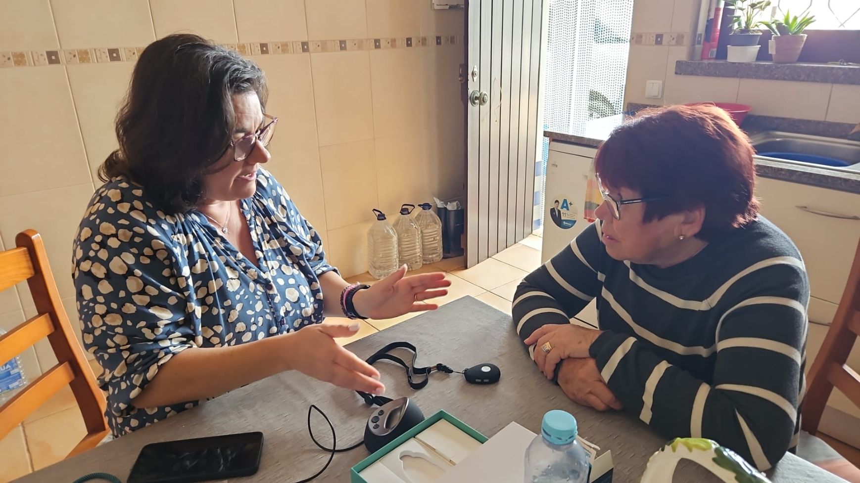 Junta de Freguesia de Budens inicia entrega de dispositivos de Teleassistência