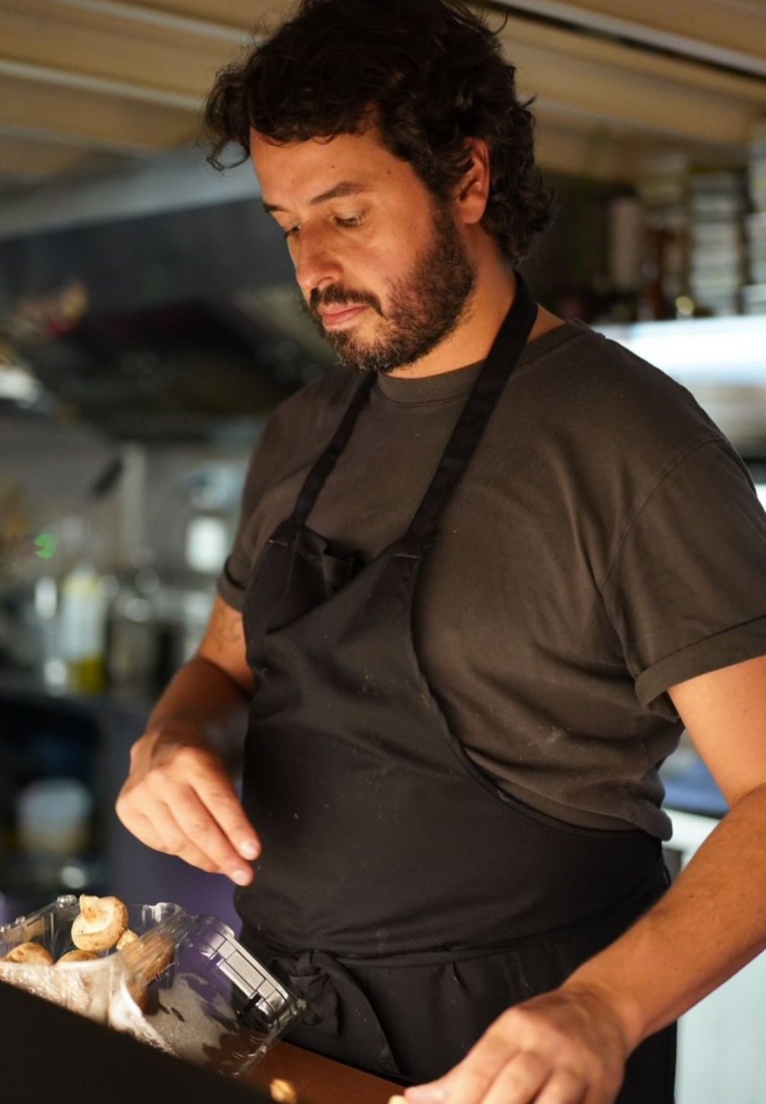 Chefs João Magalhães, do Bar Alimentar, e Andrea Ciuccio, do W Algarve, juntam-se para um jantar exclusivo a quatro mãos