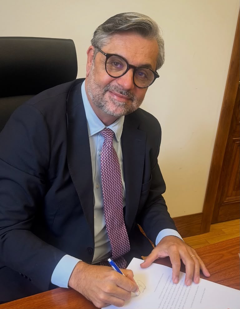 O Algarve já ganhou mais comboios, agora falta ligar o Aeroporto de Faro e a Espanha