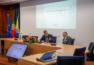 Sessão sobre O FUTURO DO ALGARVE juntou, em Lagos, autor, empreendedores e convidados ilustres