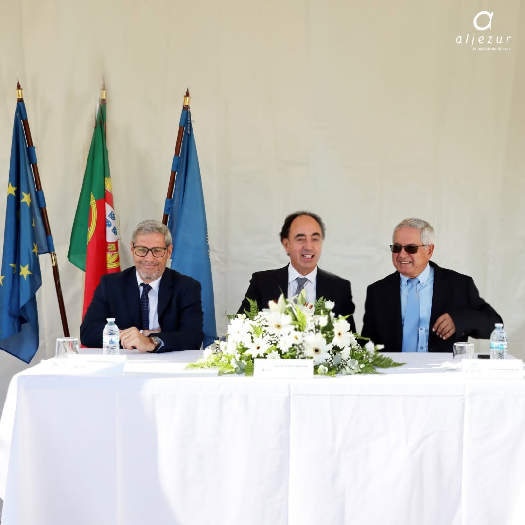 Aljezur recebeu cerimónia de entrega de tractores de apoio à prevenção de incêndios rurais a 5 municípios do Algarve