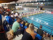 Os atletas já estão a dar as primeiras braçadas no Campeonato Nacional de Clubes da 3ªdivisão em Lagos - 1