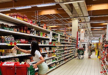 Auchan junta-se à Cruz Vermelha Portuguesa para ajudar a alimentar milhares de pessoas