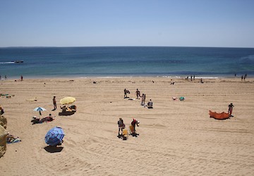 Levantada a interdição a banhos na Praia da Batata em Lagos