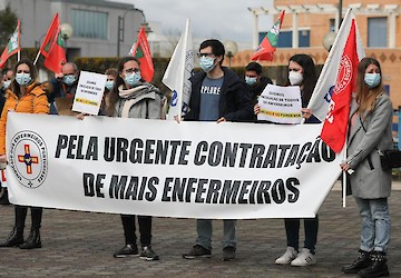Exige-se a contratação imediata de enfermeiros e o pagamento das milhares de horas de trabalho extraordinário em dívida